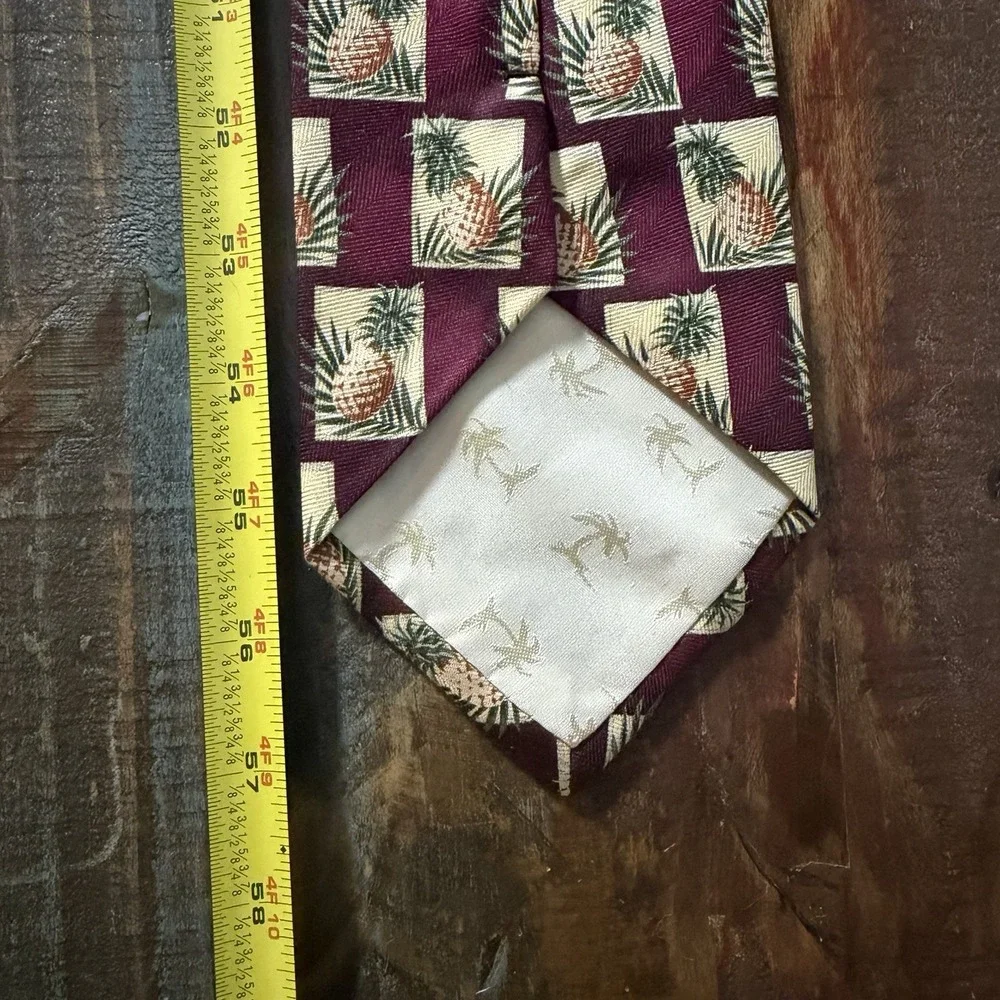 Tommy‎ Bahama 100% Silk Pineapple Square Necktie Maroon